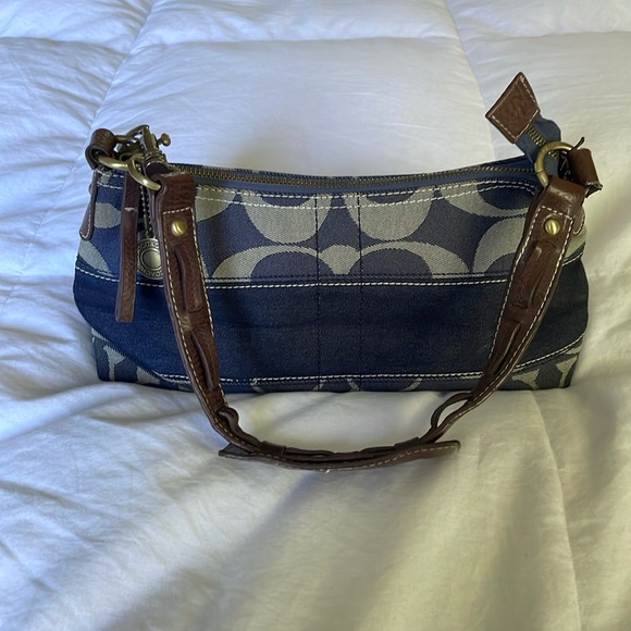 Coach Handbags - Coach 11177 Vintage Authentic Navy/Denim baguette Demi bag/ purse